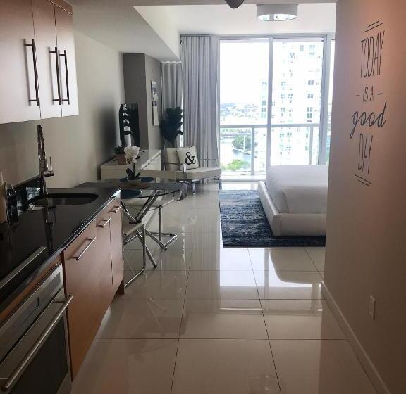 スタンダードスタジオ, Brickell By Miami Vacation Rentals