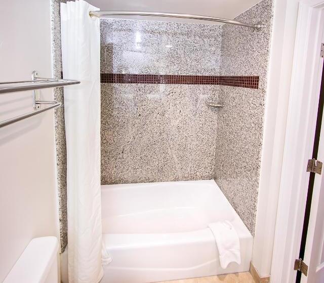 Quarto Estandar Cama King, Rodeway Inn & Suites