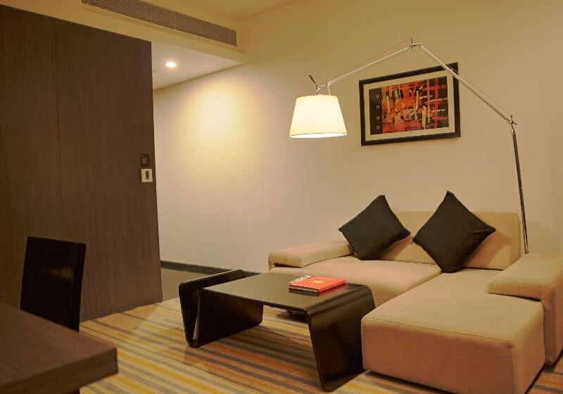 高级套房, Novotel Kolkata Hotel And Residences