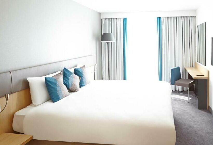 Номер Superior, Novotel London Wembley