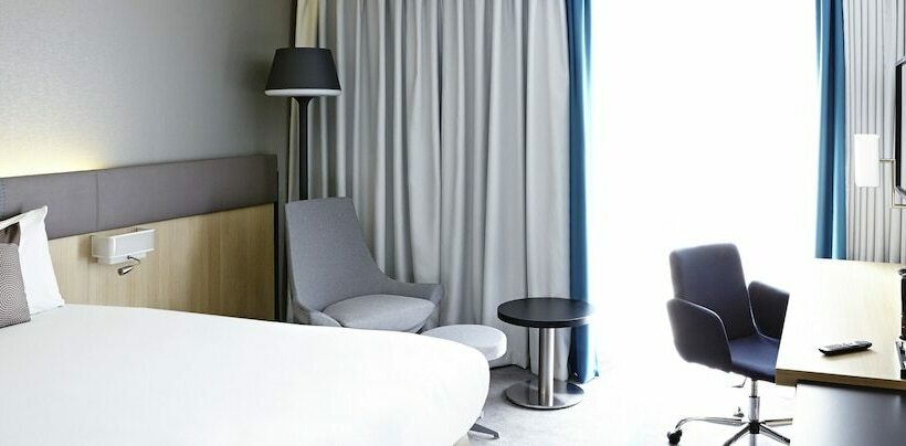 Номер Executive, Novotel London Wembley