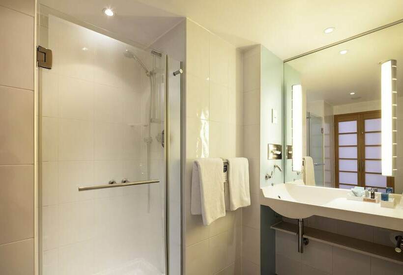 Номер Executive, Novotel London Wembley
