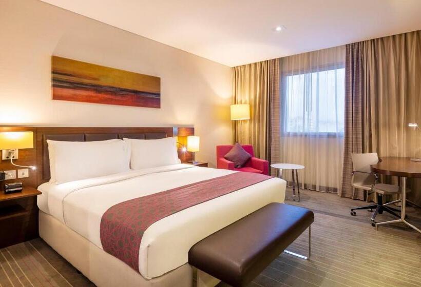 اتاق استاندارد با چشم‌انداز استخر, Holiday Inn Alseeb Muscat, An Ihg