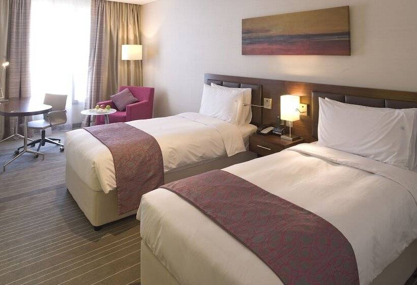 اتاق استاندارد با چشم‌انداز استخر, Holiday Inn Alseeb Muscat, An Ihg