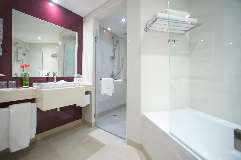 اتاق استاندارد با تخت بزرگ, Holiday Inn Alseeb Muscat, An Ihg