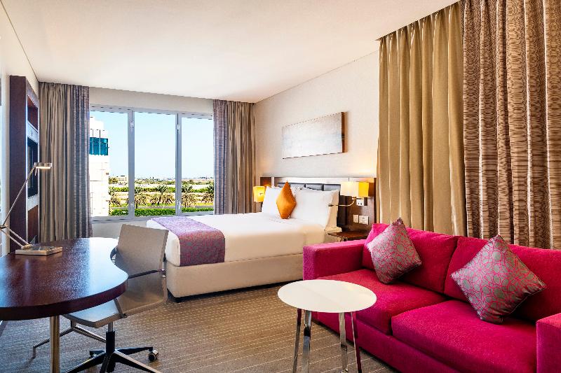 اتاق استاندارد با چشم‌انداز استخر, Holiday Inn Alseeb Muscat, An Ihg