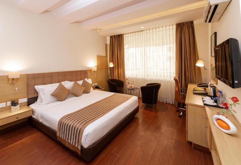 Люкс, Ramada Neemrana