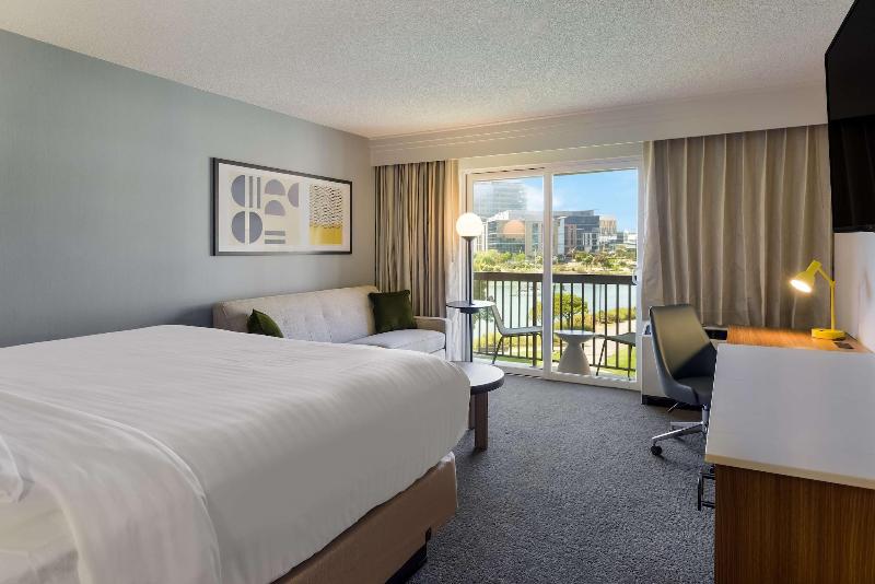 Номер Стандарт Адаптированный для Инвалидов, Sonesta Select San Francisco Airport Oyster Point Waterfront