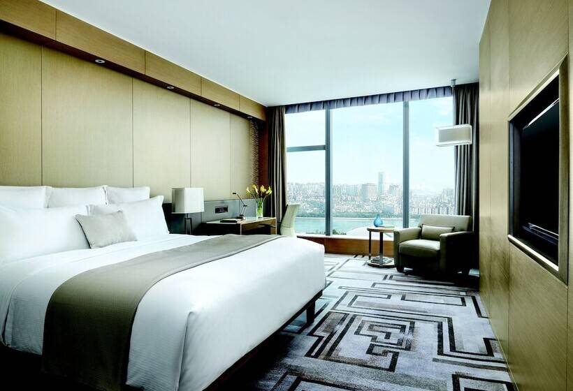 Номер Executive, Langham Place Guangzhou   Walking Distance To Canton Fair & Overseas Buyers Registration Service