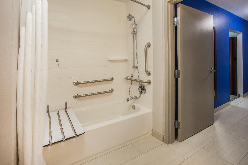 장애인을 위한 스위트, Holiday Inn Express & Suites   Valencia   Santa Clarita, An Ihg