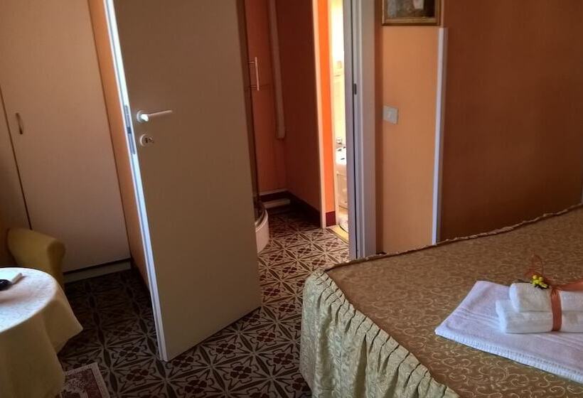 اتاق عادی, B&b La Mimosa
