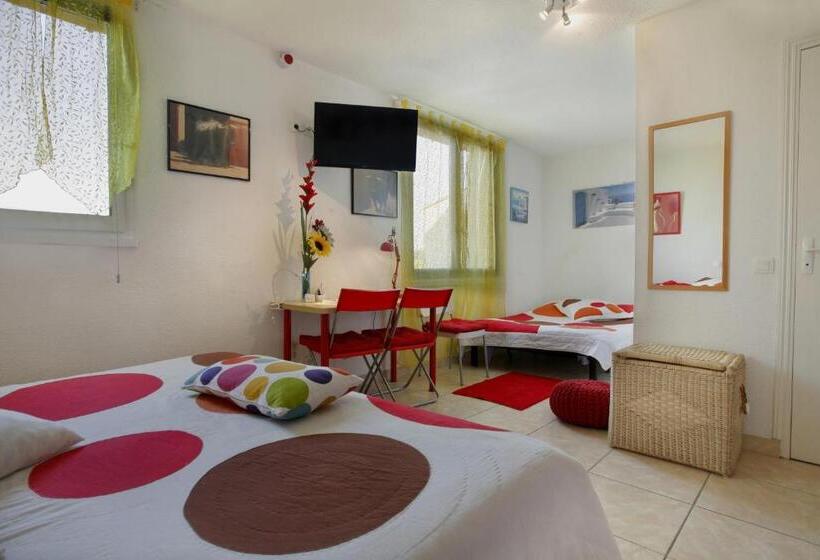Семейный Номер, Logis Hôtel Corintel Bordeaux Est