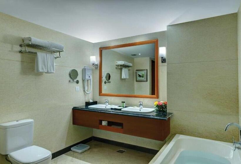 Номер Executive, Ramada By Wyndham Amritsar