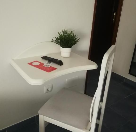 غرفة قياسية, Pension Casa Julio