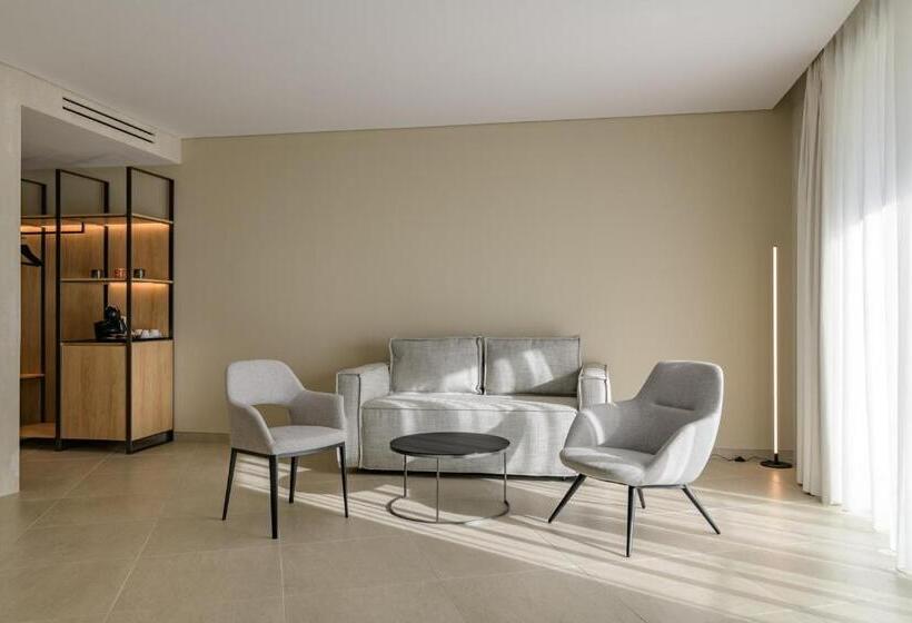 استودیوی پریمیوم, Ensana Aquahouse