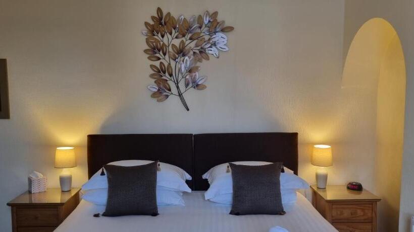 Quarto Estandar, Glencoe Guest House