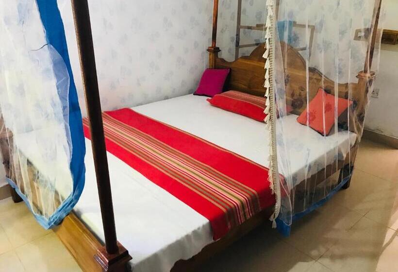 חדר אקונומי, Charitha Rest