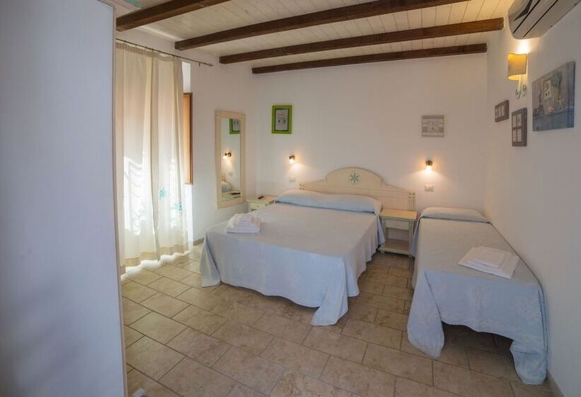 Номер Стандарт Трехместный, Olbia Domus Inn