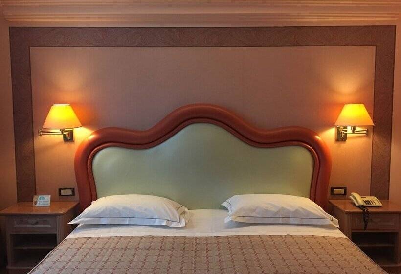 Номер Стандарт, Guglielmotel