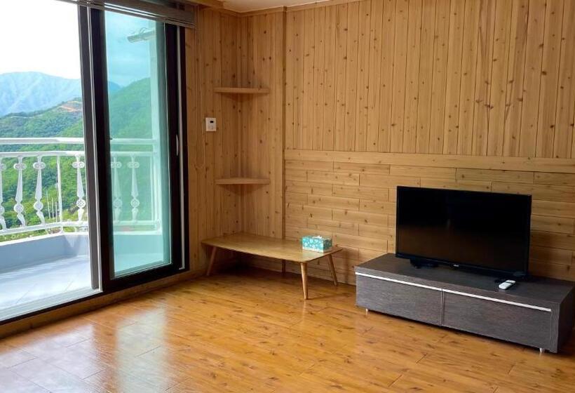 Семейный Номер, Gurye Junsung Resort