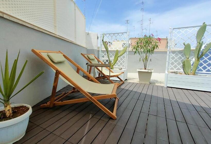 Студио Стандарт с Балконом, Dimora Della Nonna Luxury Home