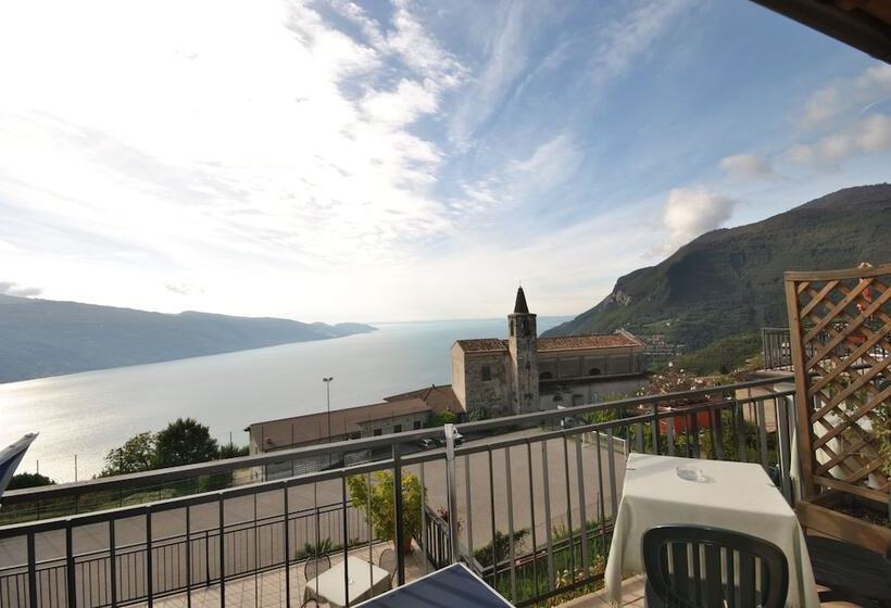 Superior room with lake view, Gallo