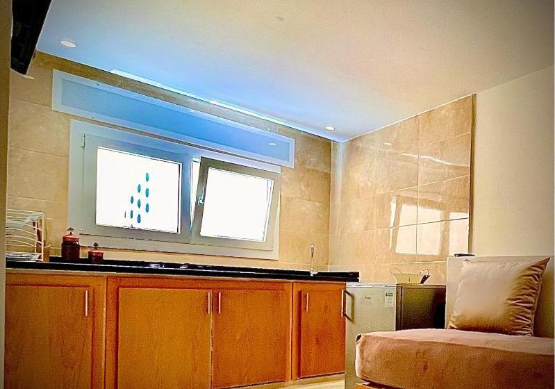 استودیوی استاندارد, Hôtel Réstinga Martil