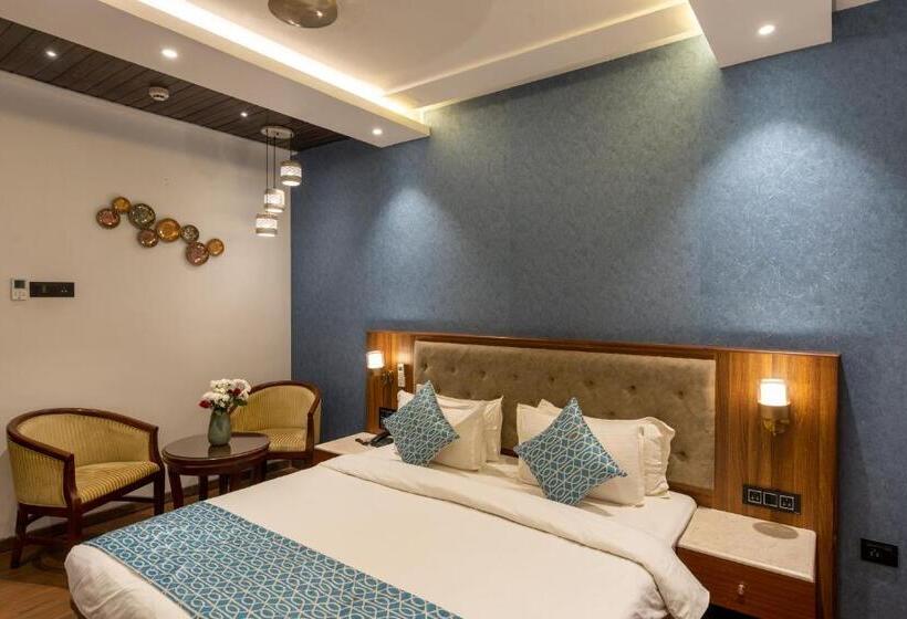 带泳池观景的豪华房, Alvorada Resort 3 Star Resort In Baga