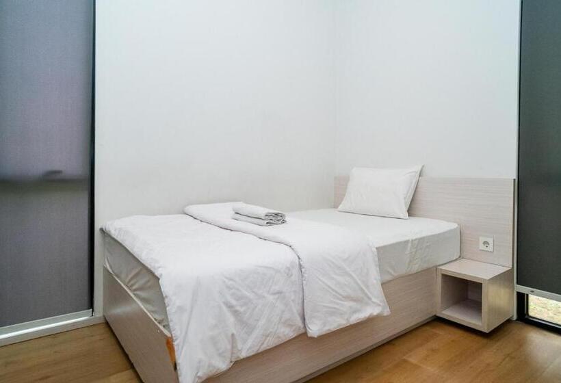 اتاق استاندارد, Three J Residence