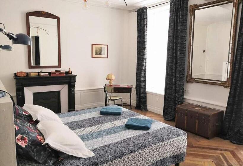 디럭스 룸 킹사이즈 침대, Le 9 De Cour, Chambre Chaco