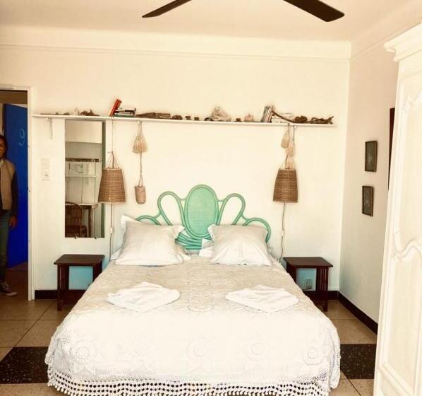 オーシャンビュースタンダードルームテラス付き, Hôtel Lido Beach