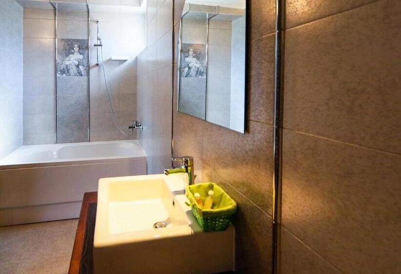 Семейный Номер, калпаците   Kalpacite Guest Houses