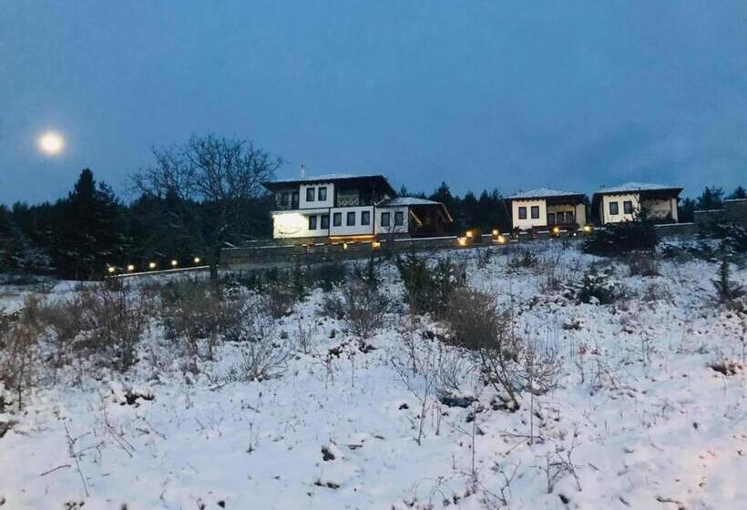 Дом 3 Спальни, калпаците   Kalpacite Guest Houses