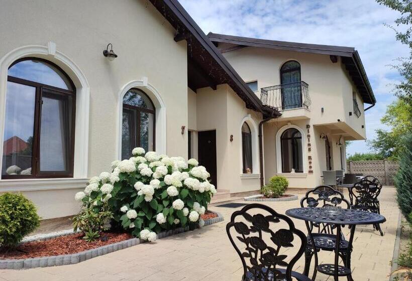 Номер Стандарт с Балконом, Villa Boutique Alina