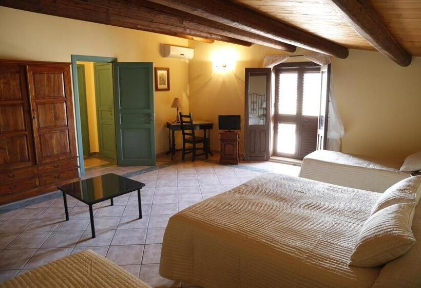 חדר סטנדרט לארבעה, Albergo La Fontanella