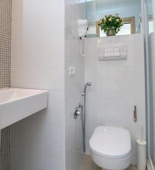 Quarto Estandar Individual, Colonna