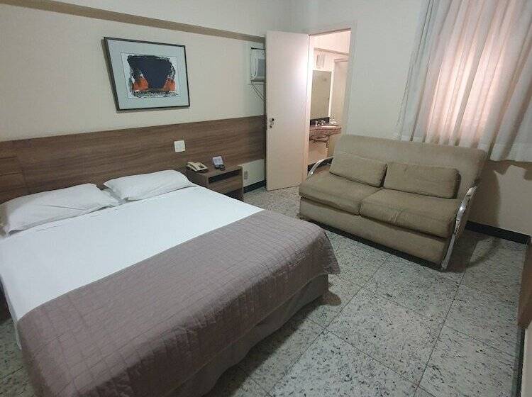Quarto Triplo Estandar, Via Contorno
