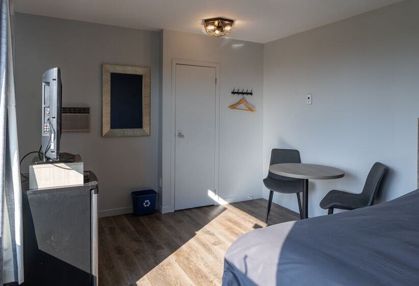 Номер Стандарт, Le Fraser Motel