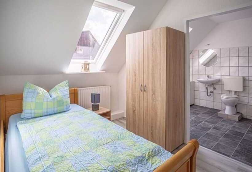 Номер Стандарт, K 357   Low Budget Hotel   Ostsee Lounge   In Ratekau Bei Lübeck
