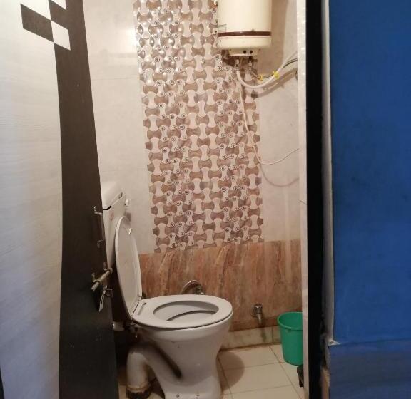اتاق استاندارد یک نفره, Royal Heritage Guest House