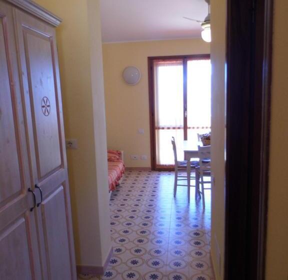 آپارتمان 1 خوابه, Residence Le Nereidi Con Piscina   Parcheggi