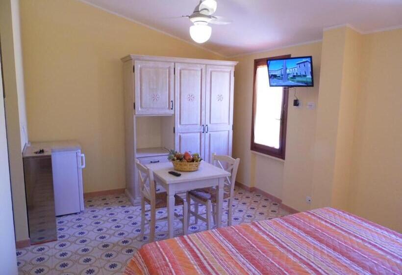 استودیوی استاندارد, Residence Le Nereidi Con Piscina   Parcheggi