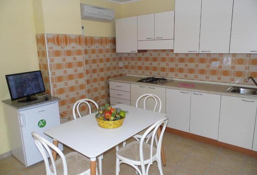 آپارتمان 1 خوابه همکف, Residence Le Nereidi Con Piscina   Parcheggi