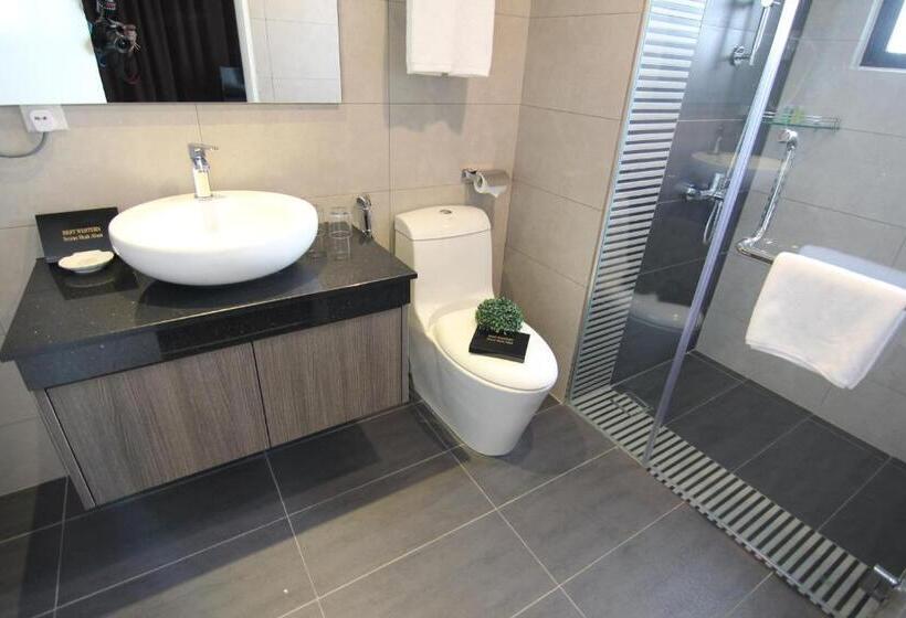 سوییت جونیور, Nexus Regency Suites &