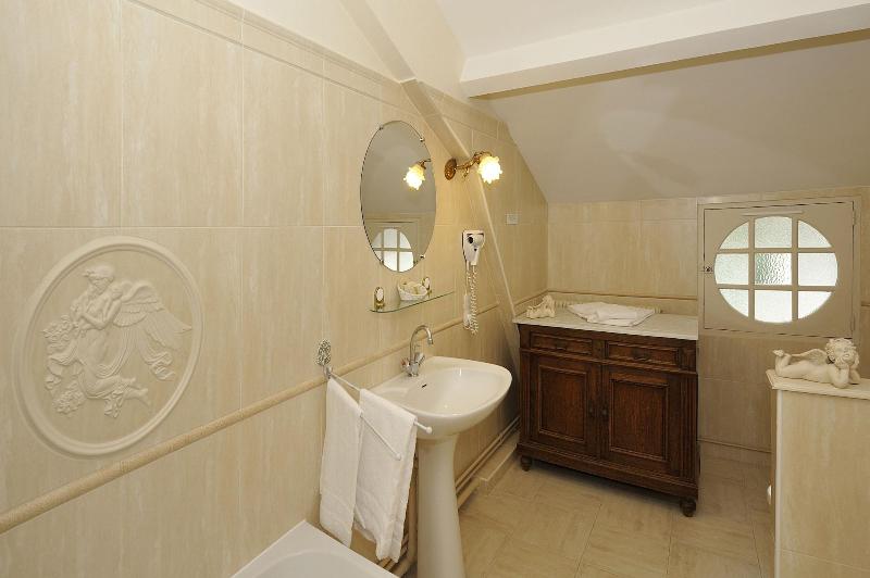 Номер Стандарт, Logis Manoir De La Giraudiere