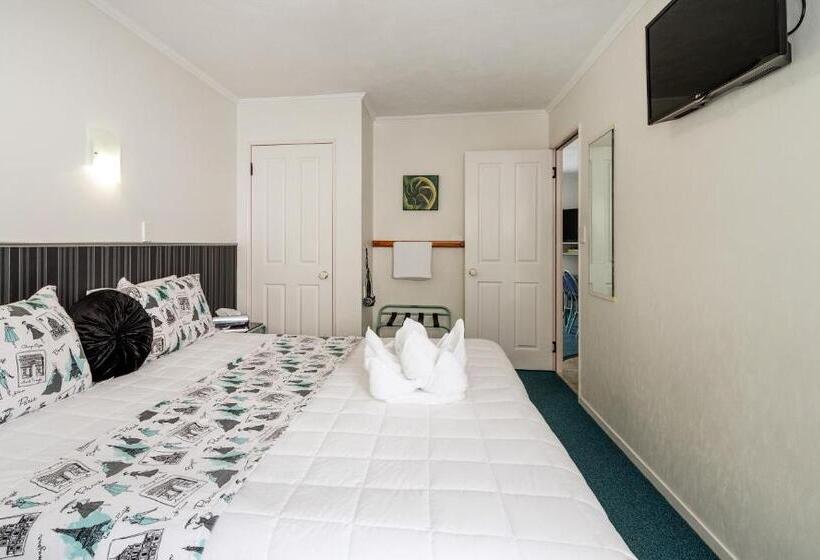 Апартаменты 2 Спальни, Palm Court Motor Inn