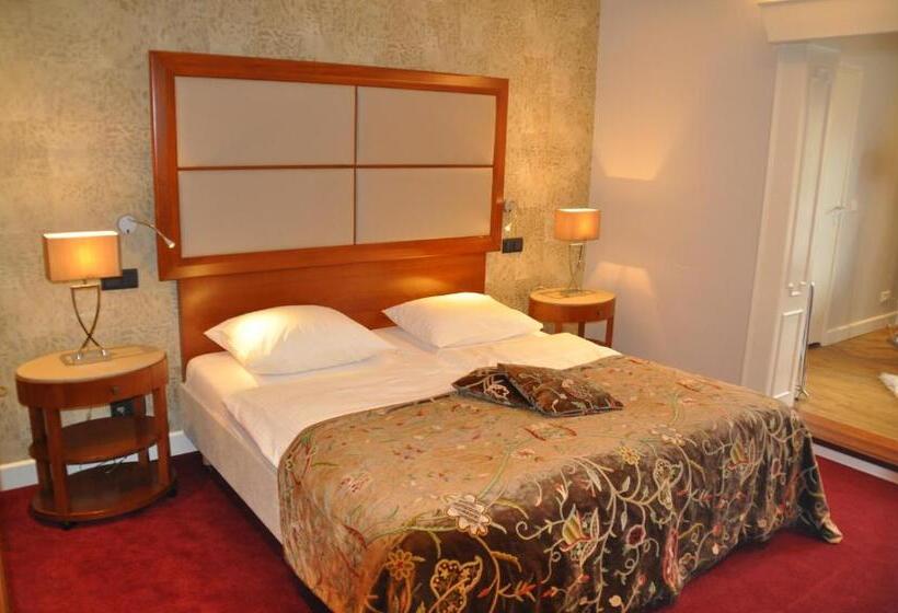 Полулюкс, Romantik Parkhotel Het Gulpdal