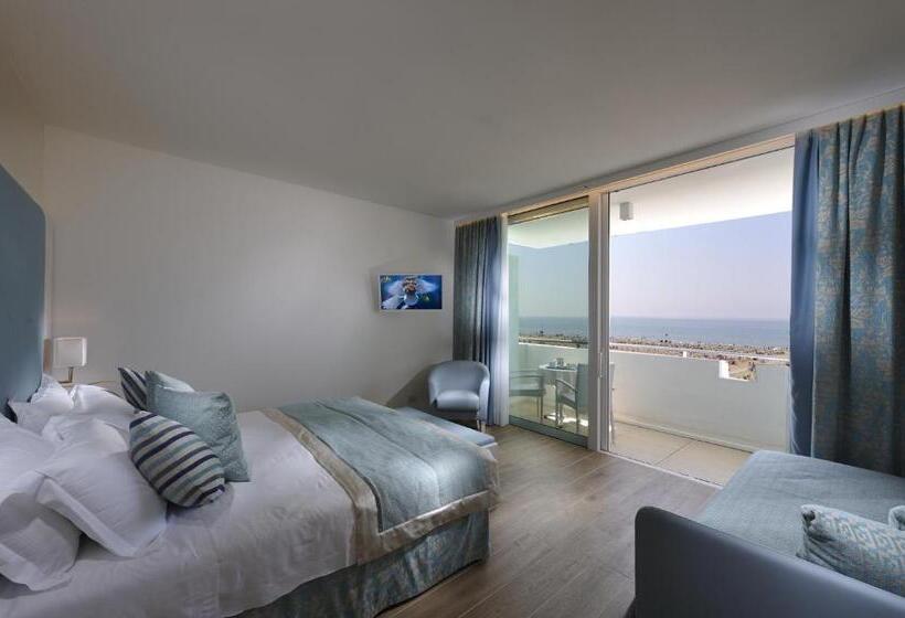 小型套房带海景, Montecarlo