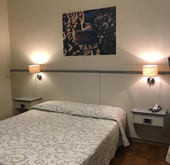 Chambre Quadruple Standard, Ai Tufi