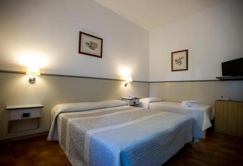 Chambre Standard, Ai Tufi